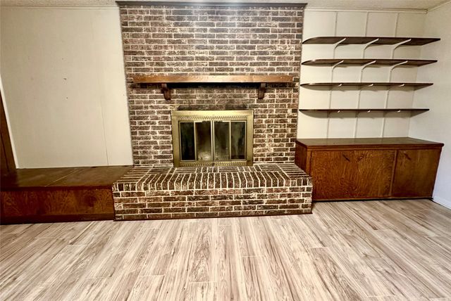 206 Ervin Street N, Comanche, TX 76442