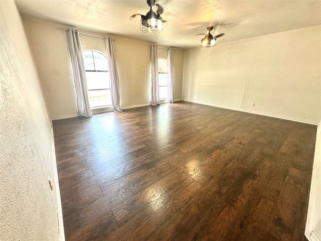 206 Ervin Street N, Comanche, TX 76442
