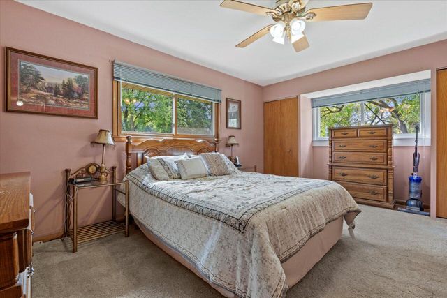 16325 Overhill DRIVE, Brookfield, WI 53005