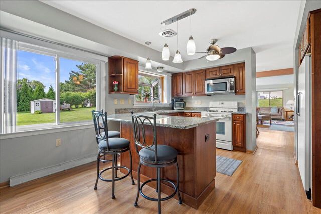 16325 Overhill DRIVE, Brookfield, WI 53005