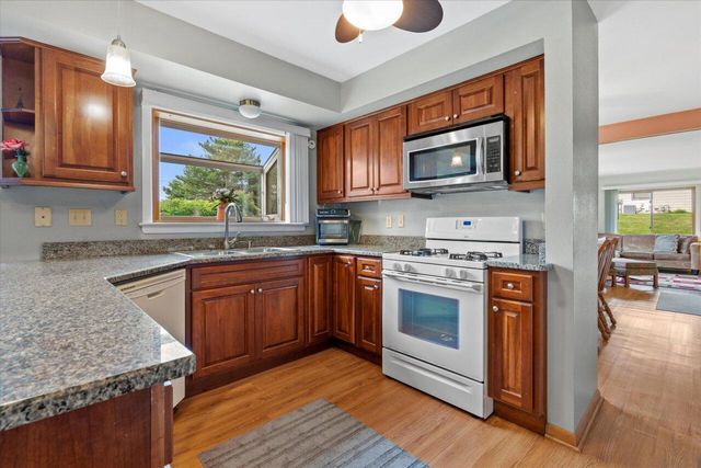 16325 Overhill DRIVE, Brookfield, WI 53005