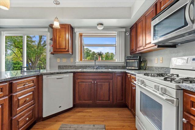 16325 Overhill DRIVE, Brookfield, WI 53005