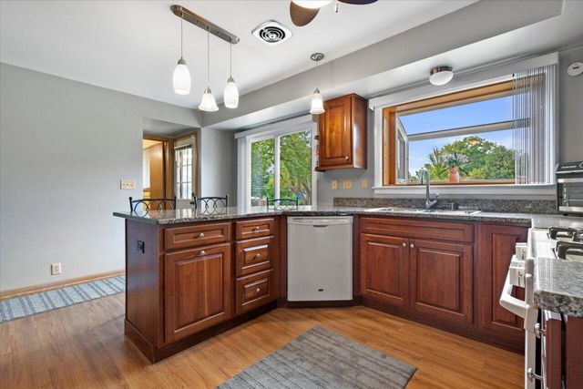 16325 Overhill DRIVE, Brookfield, WI 53005