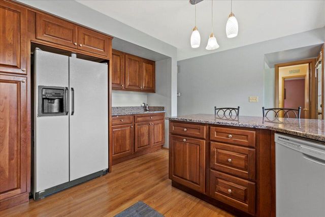 16325 Overhill DRIVE, Brookfield, WI 53005