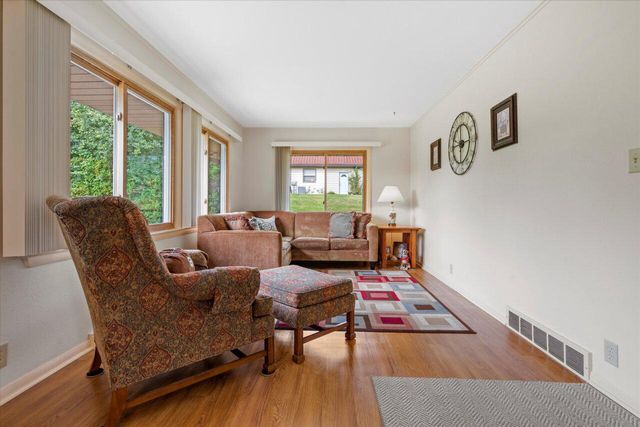 16325 Overhill DRIVE, Brookfield, WI 53005