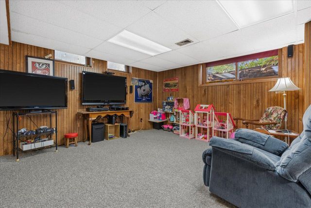 16325 Overhill DRIVE, Brookfield, WI 53005