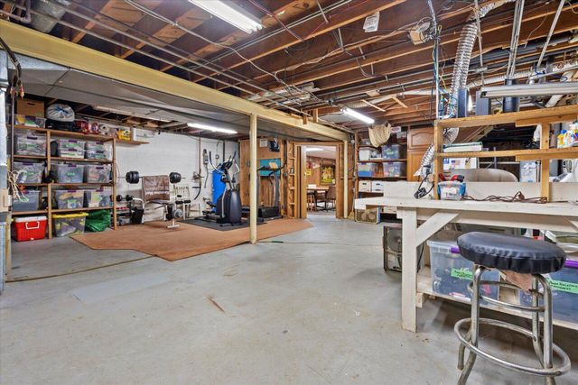 16325 Overhill DRIVE, Brookfield, WI 53005