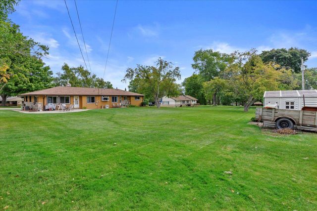 16325 Overhill DRIVE, Brookfield, WI 53005