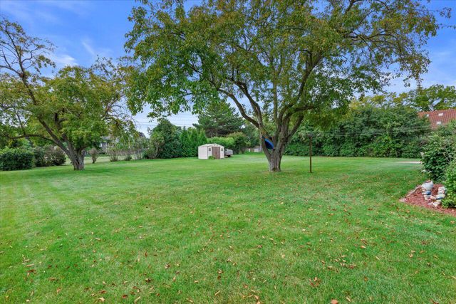 16325 Overhill DRIVE, Brookfield, WI 53005