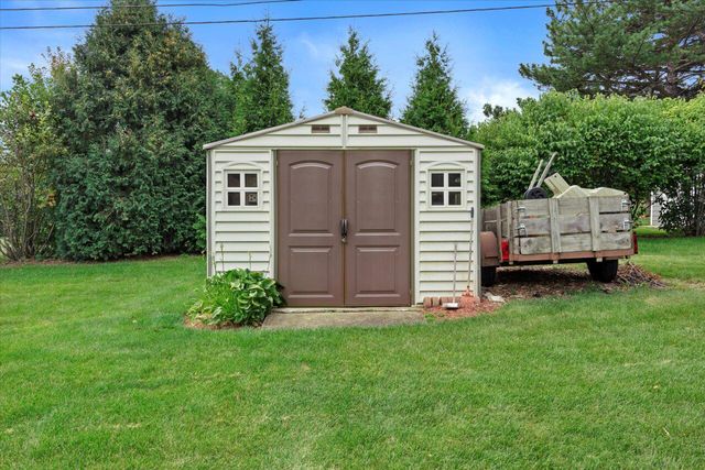 16325 Overhill DRIVE, Brookfield, WI 53005