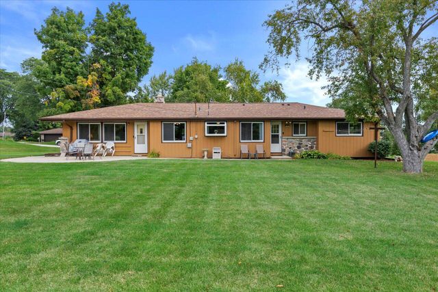 16325 Overhill DRIVE, Brookfield, WI 53005