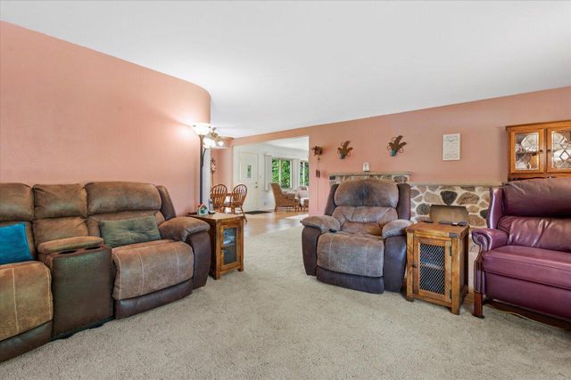 16325 Overhill DRIVE, Brookfield, WI 53005
