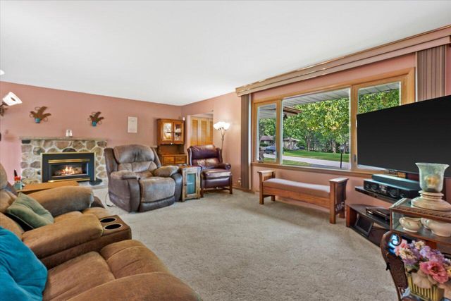 16325 Overhill DRIVE, Brookfield, WI 53005