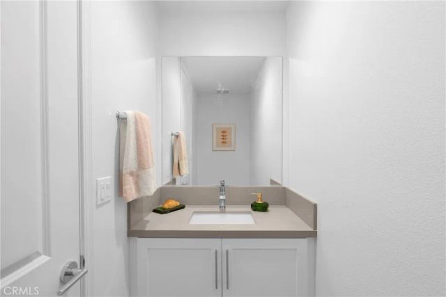 17544 Cameron 102, Huntington Beach, CA 92647