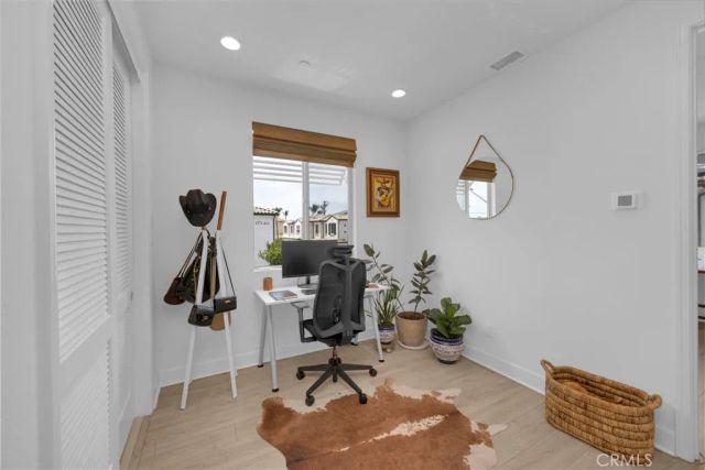 17544 Cameron 102, Huntington Beach, CA 92647