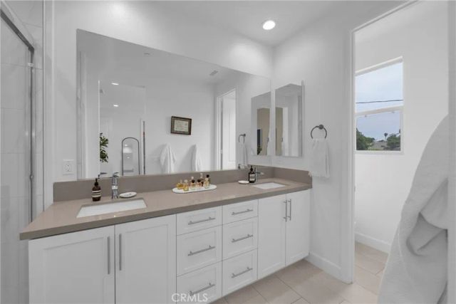 17544 Cameron 102, Huntington Beach, CA 92647