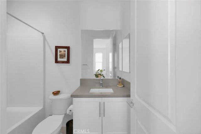 17544 Cameron 102, Huntington Beach, CA 92647