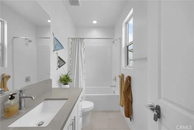 17544 Cameron 102, Huntington Beach, CA 92647