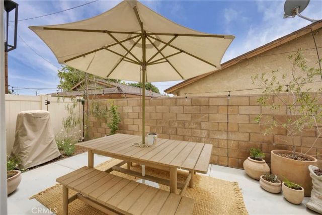 17544 Cameron 102, Huntington Beach, CA 92647