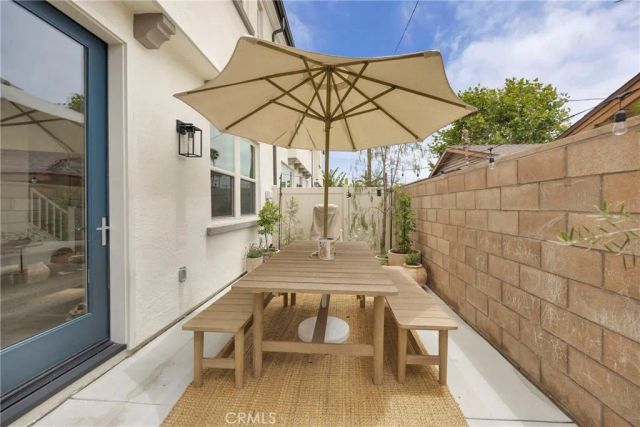 17544 Cameron 102, Huntington Beach, CA 92647