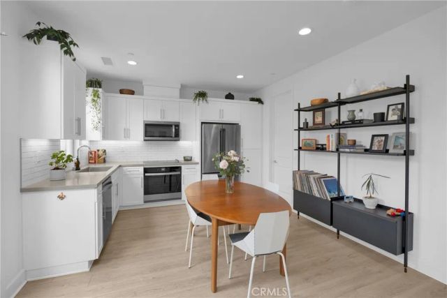 17544 Cameron 102, Huntington Beach, CA 92647