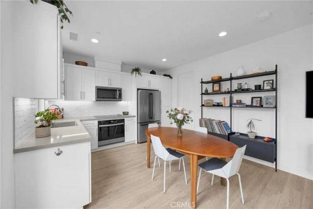 17544 Cameron 102, Huntington Beach, CA 92647