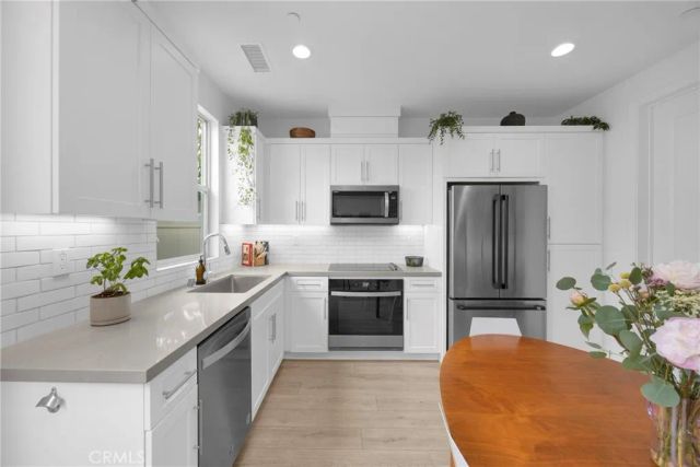 17544 Cameron 102, Huntington Beach, CA 92647