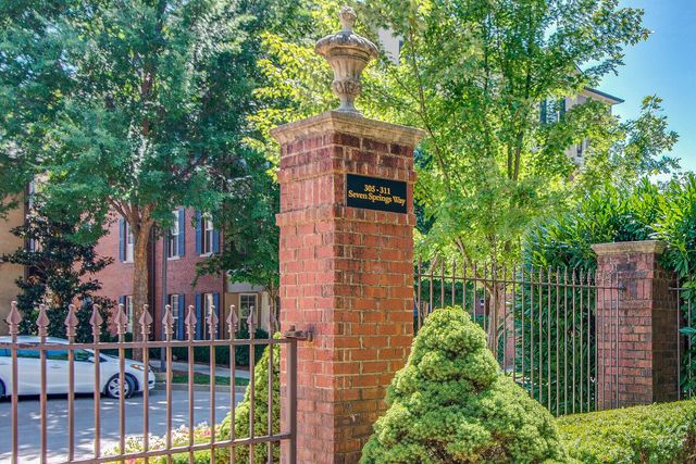 305 Seven Springs Way Apt 403, Brentwood, TN 37027