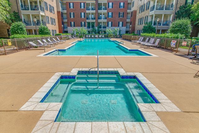 305 Seven Springs Way Apt 403, Brentwood, TN 37027