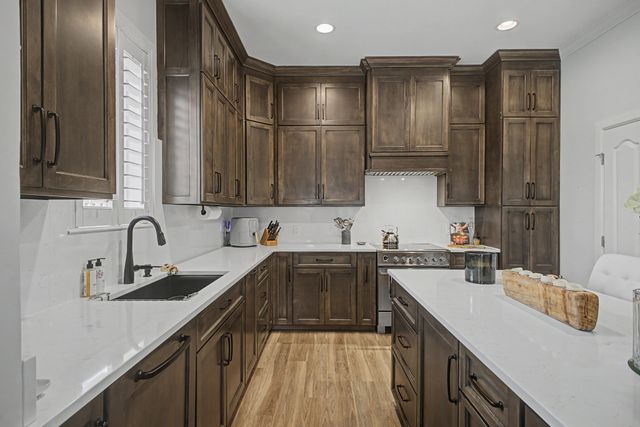 305 Seven Springs Way Apt 403, Brentwood, TN 37027