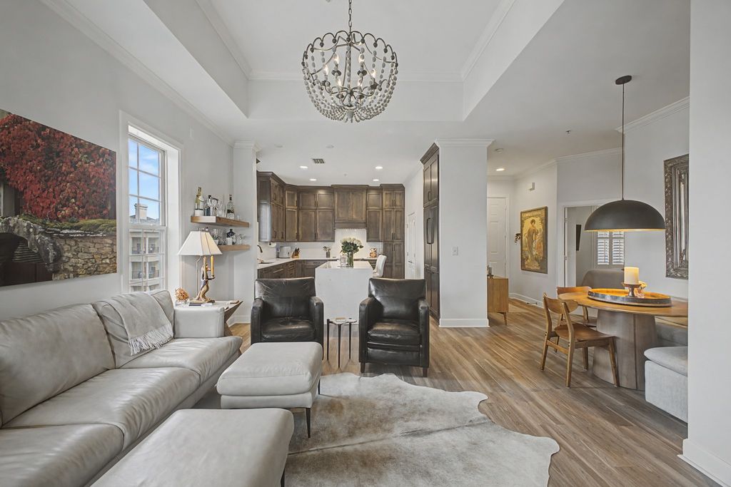 305 Seven Springs Way Apt 403, Brentwood, TN 37027