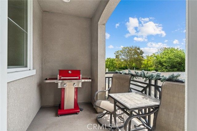 14840 Maple Ter, Los Angeles, CA 91402