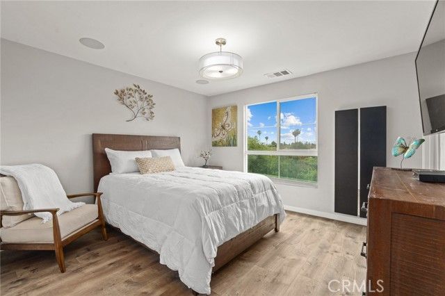 14840 Maple Ter, Los Angeles, CA 91402