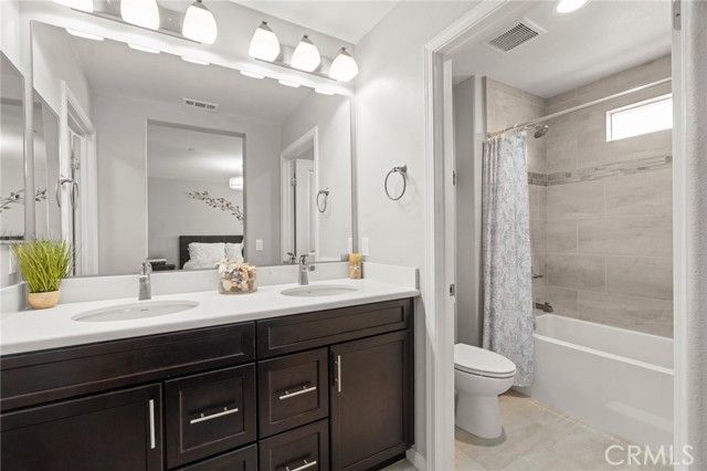 14840 Maple Ter, Los Angeles, CA 91402