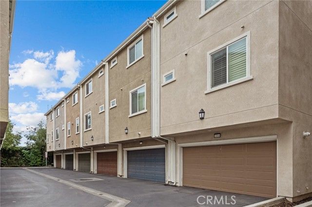 14840 Maple Ter, Los Angeles, CA 91402