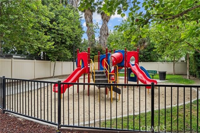 14840 Maple Ter, Los Angeles, CA 91402