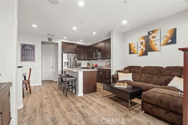 14840 Maple Ter, Los Angeles, CA 91402