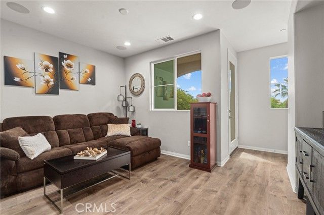 14840 Maple Ter, Los Angeles, CA 91402