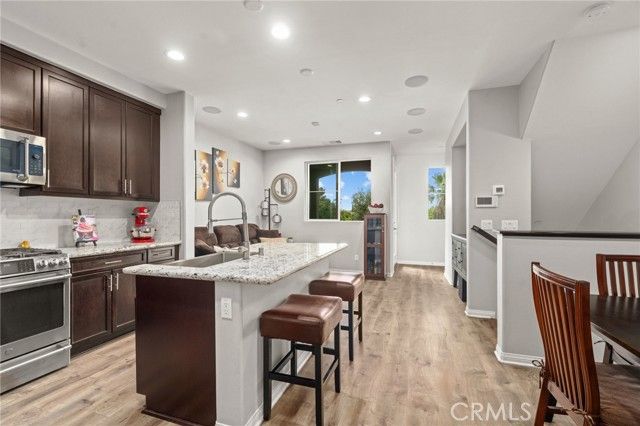 14840 Maple Ter, Los Angeles, CA 91402