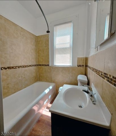 205 Chancellor Ave, Newark City, NJ 07112