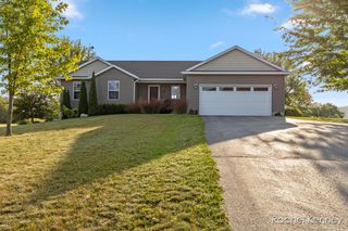 6101 Greenbriar Drive, Lowell, MI 49331