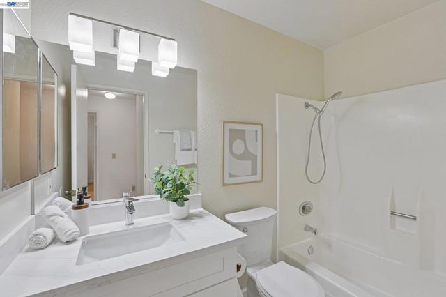 39743 Bissy Cmn, Fremont, CA 94538