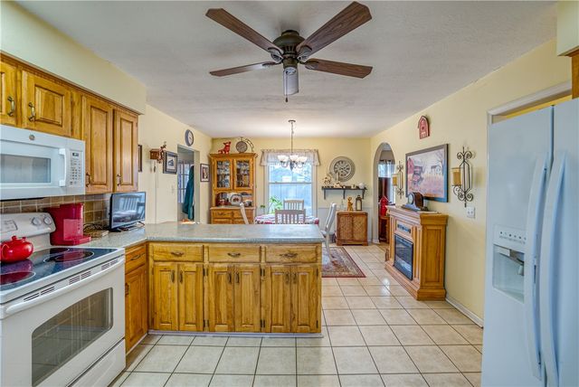 8764 E 62 Highway, Harrison, AR 72601