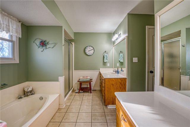 8764 E 62 Highway, Harrison, AR 72601