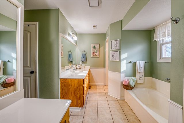 8764 E 62 Highway, Harrison, AR 72601