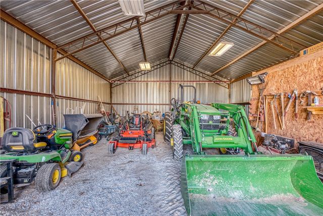 8764 E 62 Highway, Harrison, AR 72601