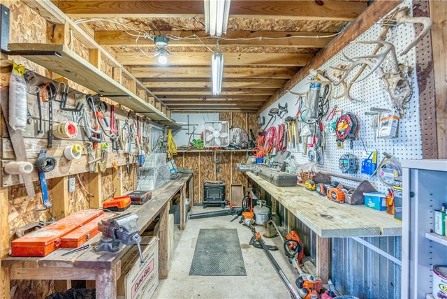 8764 E 62 Highway, Harrison, AR 72601