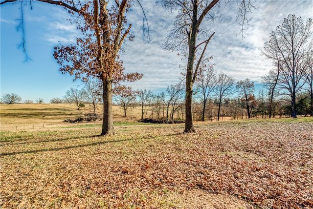 8764 E 62 Highway, Harrison, AR 72601