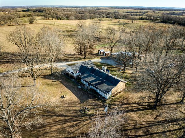 8764 E 62 Highway, Harrison, AR 72601