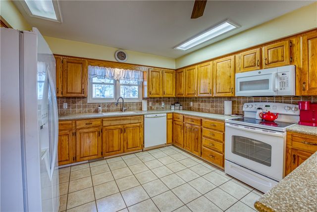 8764 E 62 Highway, Harrison, AR 72601